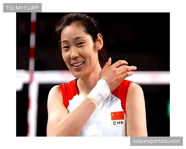 朱婷随手一拍像隔壁姑娘？别逗了，那只行李箱比我家还阔绰